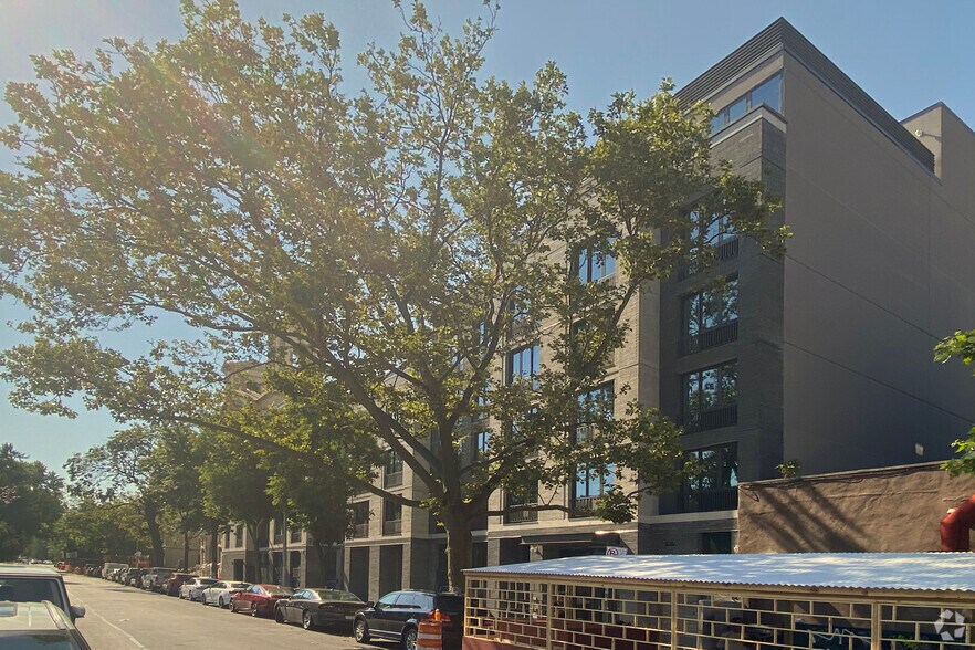 834 Pacific St, Brooklyn, NY à louer - Photo principale - Image 1 de 2