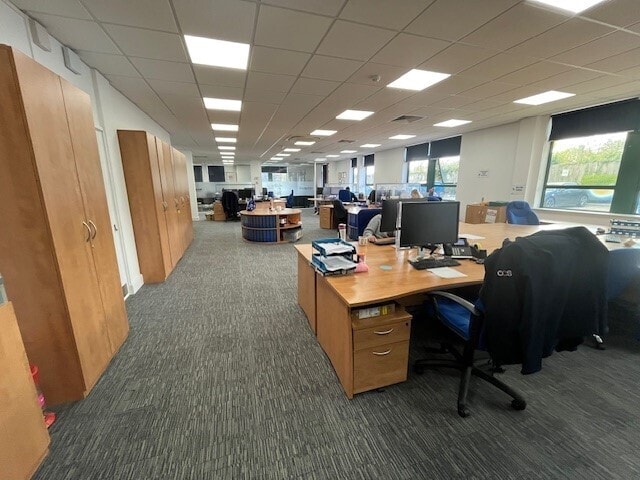 85 Great North Rd, Hatfield for lease - Building Photo - Image 2 of 5