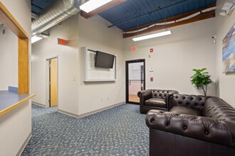 435 Lancaster St, Leominster, MA à louer Photo intérieure- Image 1 de 21