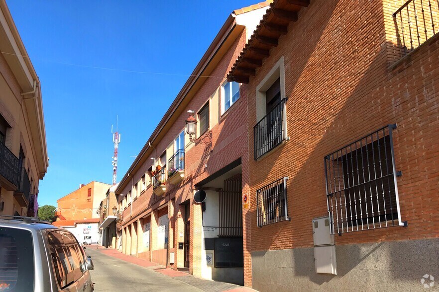 Calle de la Paloma, 40, Algete, Madrid à vendre - Photo du bâtiment - Image 2 de 2