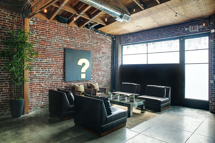 3921 W Jefferson Blvd, Los Angeles, CA for lease - Interior Photo - Image 1 of 45