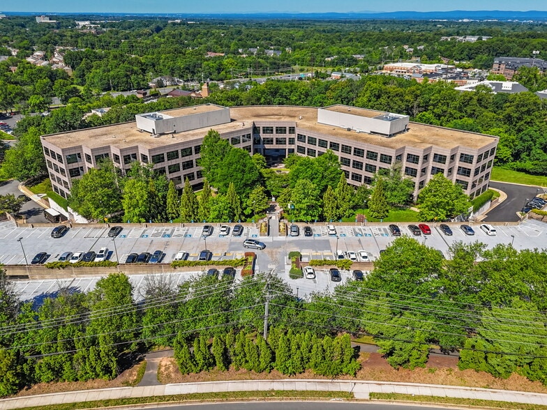 3975 Fair Ridge Dr, Fairfax, VA for sale - Building Photo - Image 2 of 75