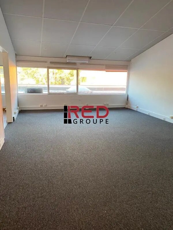 Flex in Aubagne for lease Building Photo- Image 1 of 7