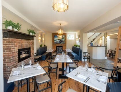 Hampton Court Rd, East Molesey à vendre - Photo du bâtiment - Image 3 de 5