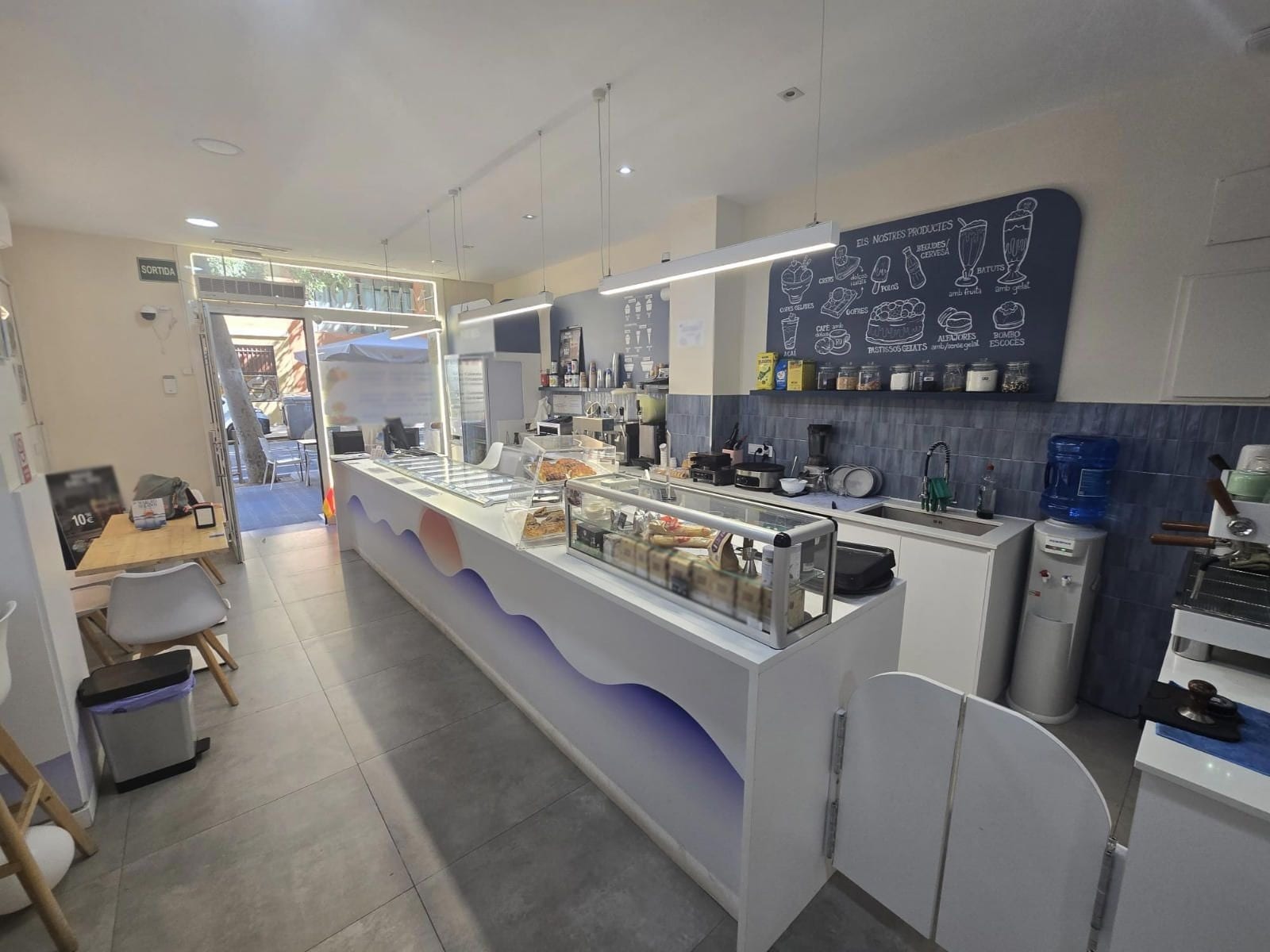 Retail in Barcelona, Barcelona for lease Interior Photo- Image 1 of 2