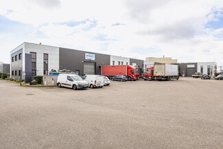 Plus de détails pour Local d'activités à louer