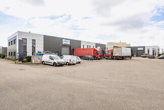 Plus de détails pour Local d'activités à louer