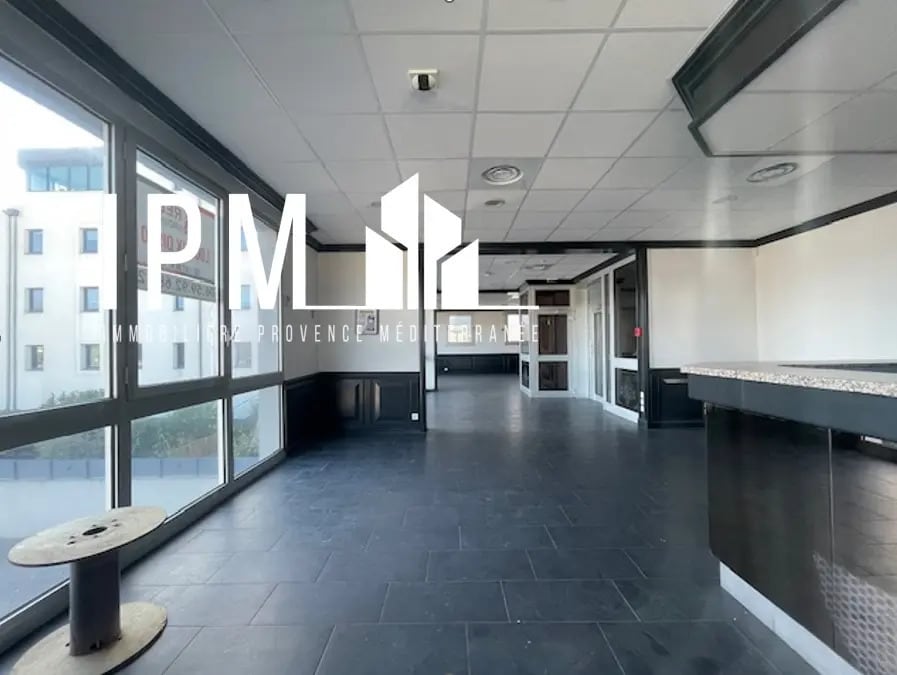 Commerce de détail dans Aix-en-Provence à louer Photo intérieure- Image 1 de 7