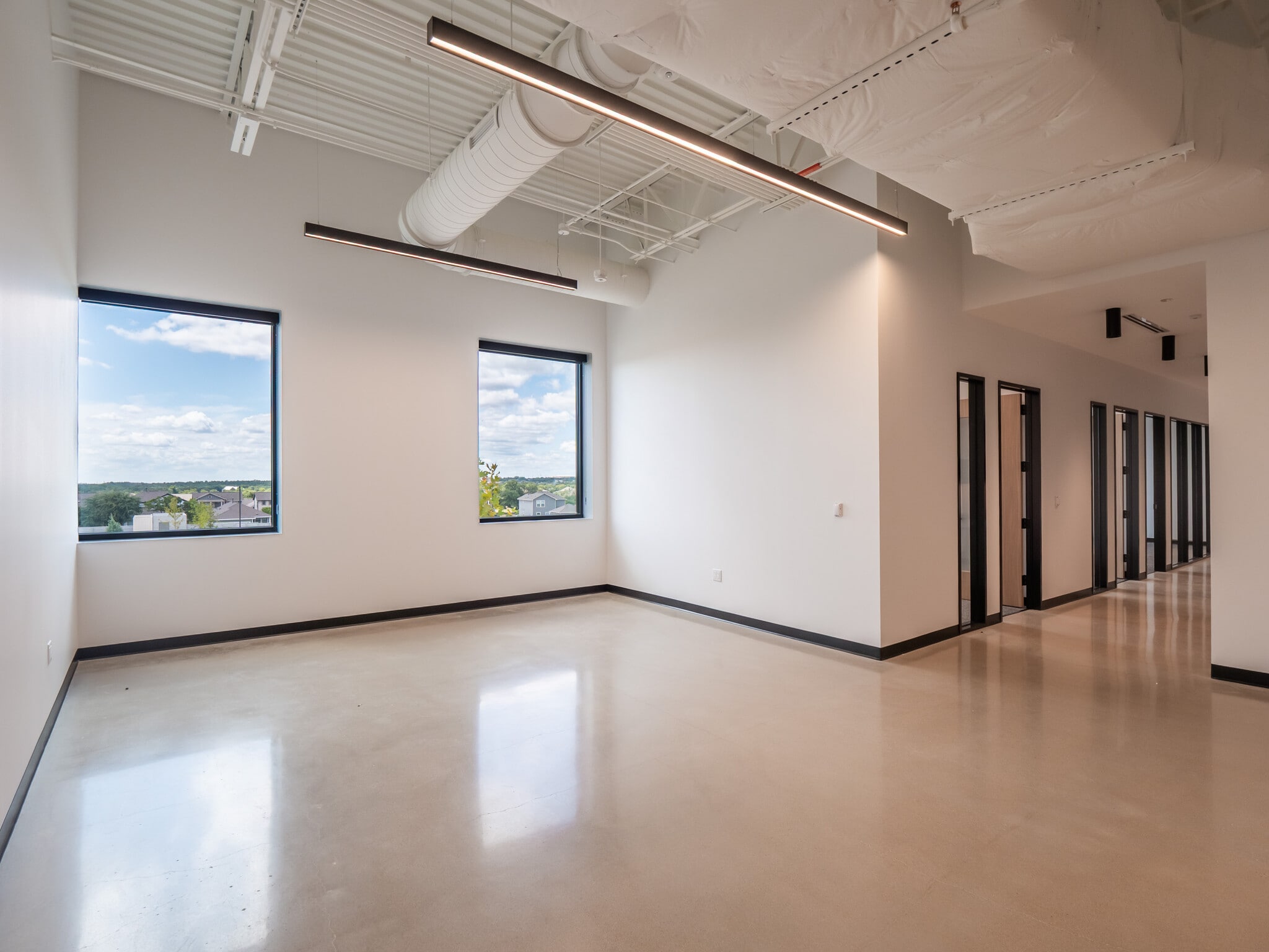 10880 E Crystal Falls Pky, Leander, TX for lease Interior Photo- Image 1 of 5