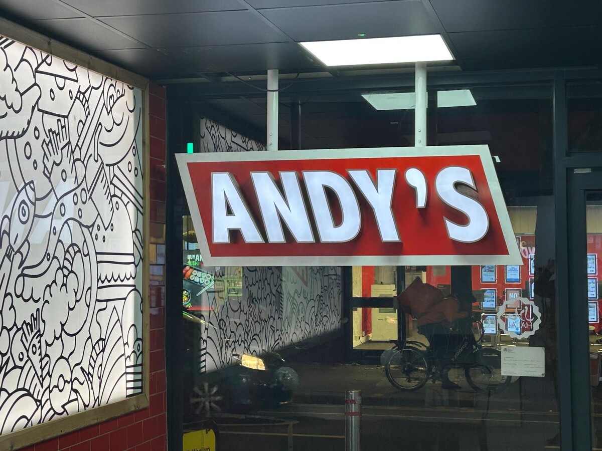 242-244 Hoe St, London, LND E17 3AX - Unit 242 -  - Interior Photo - Image 1 of 3