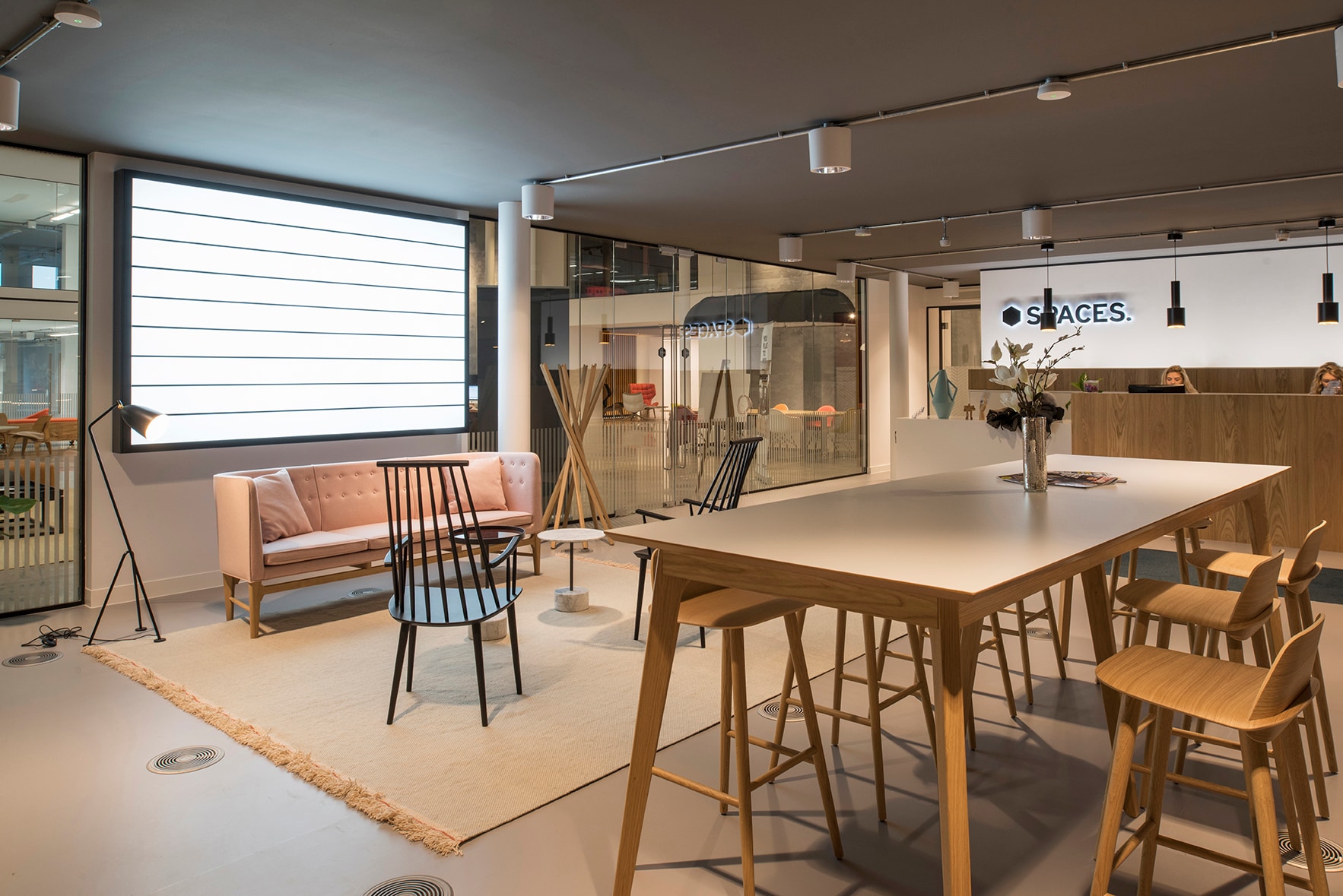 Vine St, Uxbridge for lease Interior Photo- Image 1 of 11