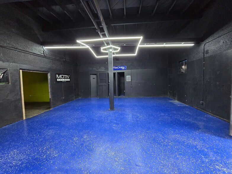 4151 E Olympic Blvd, Los Angeles, CA à louer - Photo du bâtiment - Image 3 de 10