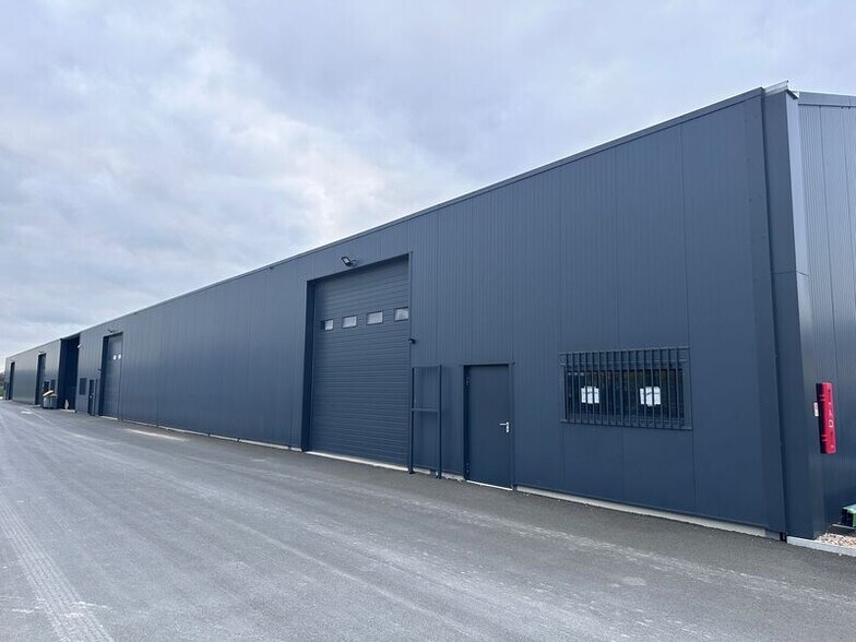Route Nationale 20, Cercottes for lease - Building Photo - Image 1 of 9