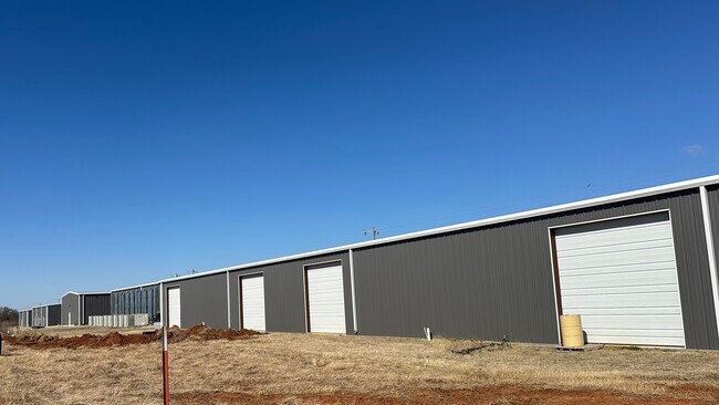 Plus de détails pour 220 Silver Ln, Edmond, OK - Industriel à louer