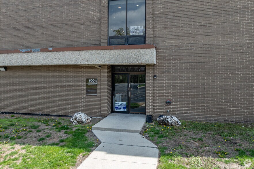 900 Ridge Rd, Homewood, IL à louer - Photo du bâtiment - Image 3 de 5