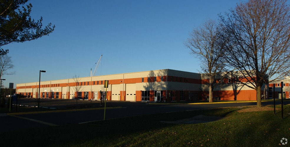 9400-9414 Center Point Ln, Manassas, VA for lease - Building Photo - Image 3 of 6