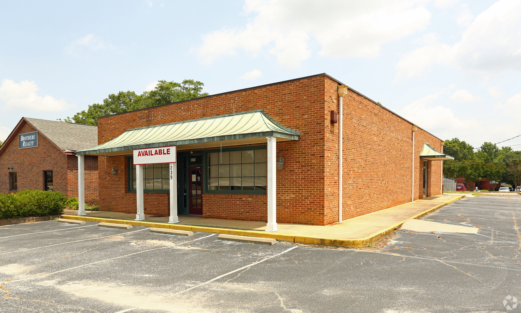 1229 S Main St, Greenwood, SC for sale Primary Photo- Image 1 of 1