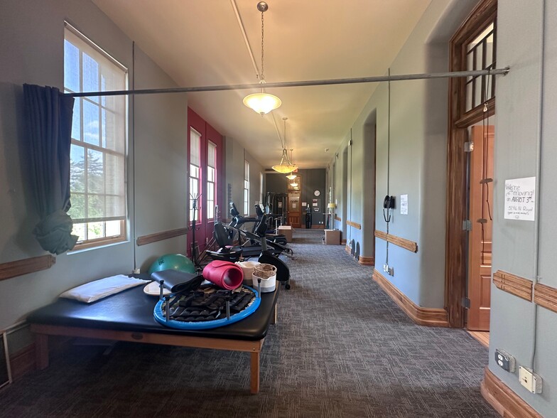 830 Cottageview Dr, Traverse City, MI for sale - Building Photo - Image 3 of 59