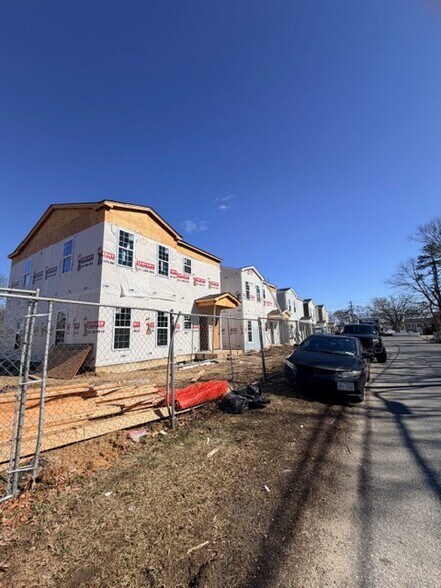 7 Patton Avenue, Wyandanch, NY 11798 portefeuille de 7 propriétés à vendre sur LoopNet.ca - Photo de construction - Image 2 de 4
