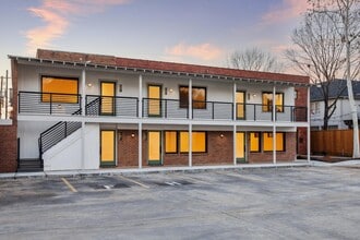 2412 Bartlett St, Houston, TX for lease Building Photo- Image 1 of 8
