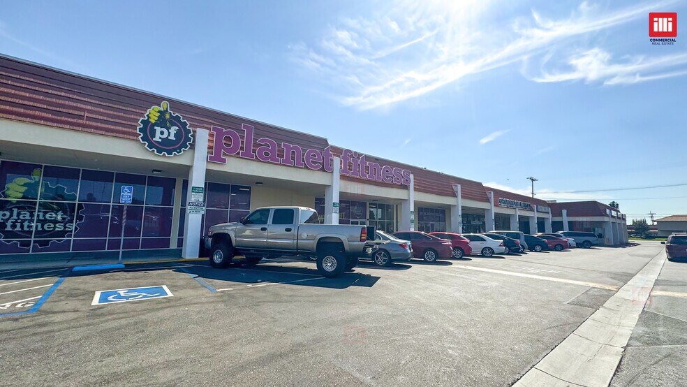 11112-11160 Balboa Blvd, Granada Hills, CA à louer - Photo du bâtiment - Image 3 de 6