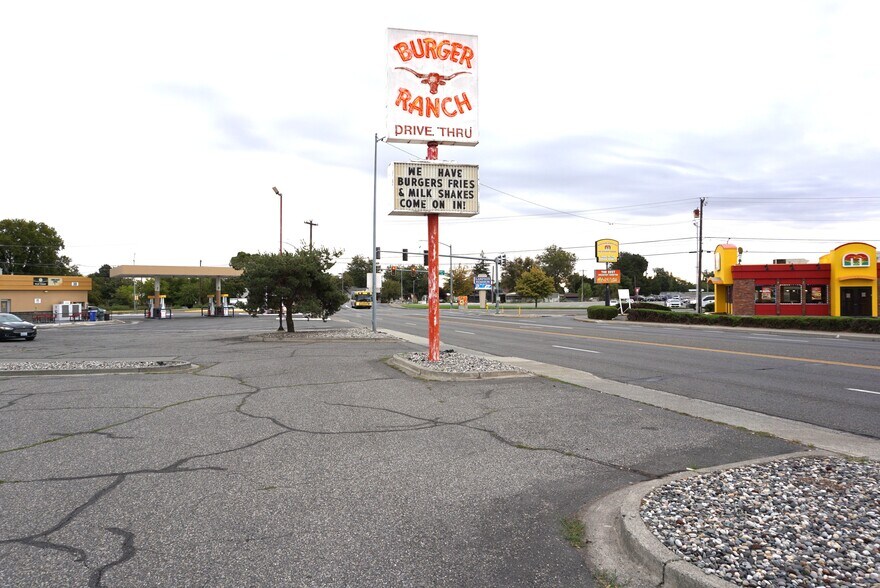 808 W Vineyard Dr, Kennewick, WA for sale - Building Photo - Image 2 of 14