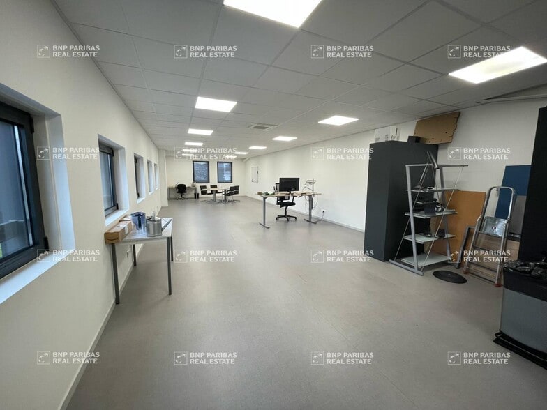 Office in Bussy-Saint-Georges for sale - Interior Photo - Image 2 of 4
