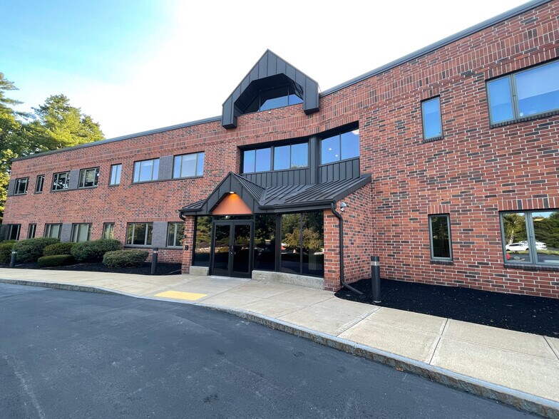 5 Commerce Park, Bedford, NH à louer - Photo du bâtiment - Image 1 de 1