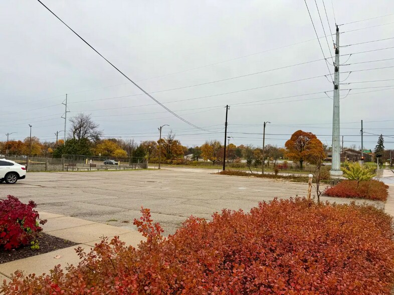 812 S Martin Luther King Jr Blvd, Lansing, MI à vendre - Photo du bâtiment - Image 3 de 18