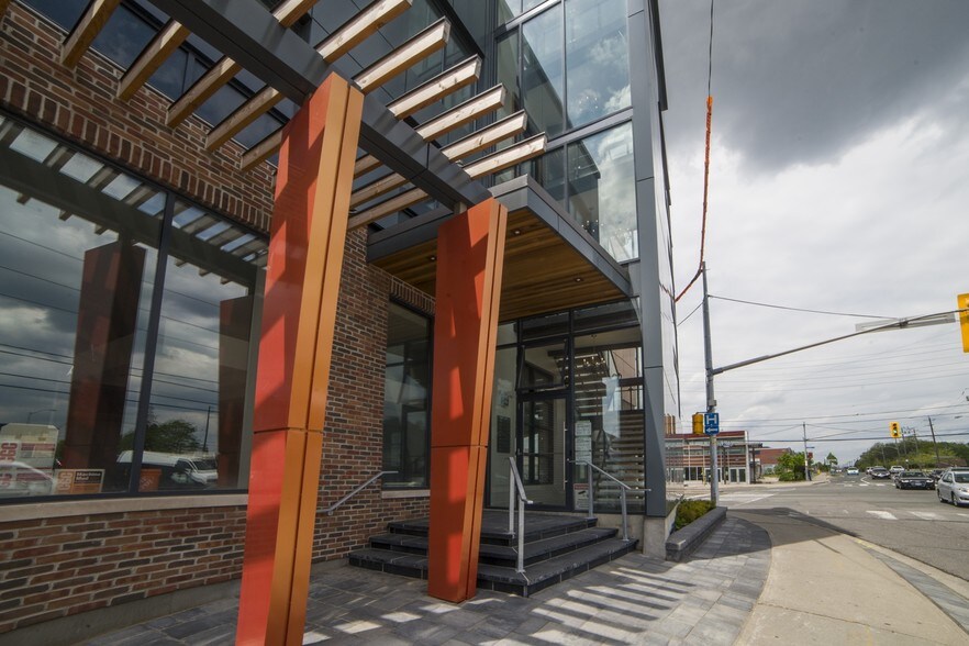 1189 Lawrence Ave, Toronto, ON à vendre - Photo du bâtiment - Image 1 de 1