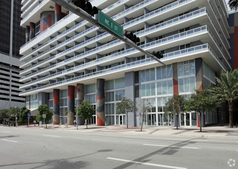 50 Biscayne Blvd, Miami, FL for lease - Building Photo - Image 2 of 37