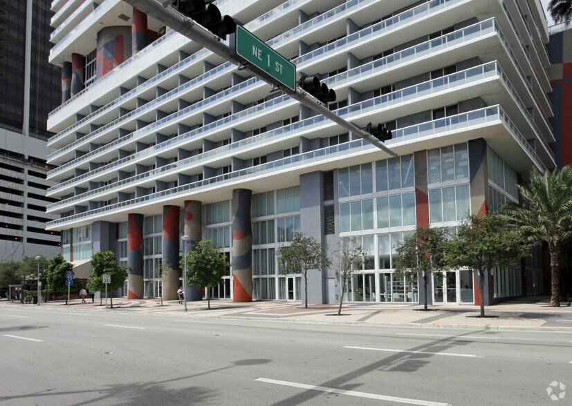 50 Biscayne Blvd, Miami, FL à louer - Photo du bâtiment - Image 2 de 37
