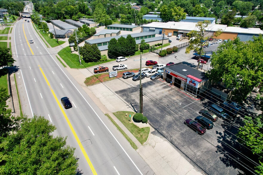 9903H Taylorsville Rd, Louisville, KY for sale - Building Photo - Image 2 of 2