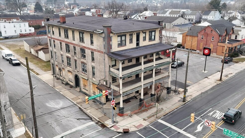 200 W Lancaster Ave, Shillington, PA for sale - Primary Photo - Image 1 of 29