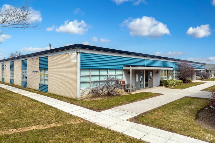 63 Howden Rd, Toronto, ON à vendre - Photo principale - Image 1 de 1