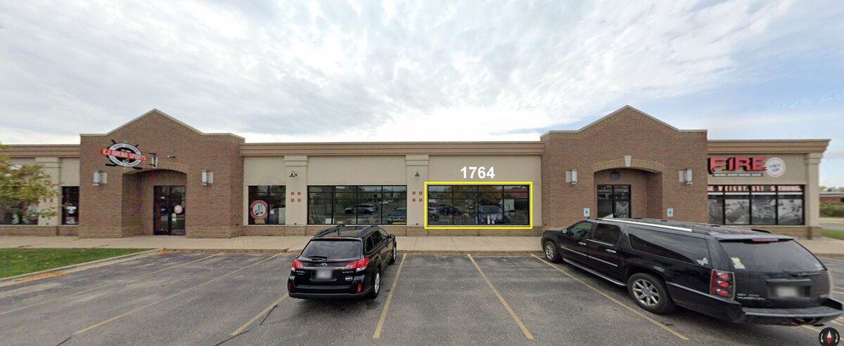 1758-1920 N Casaloma Dr, Appleton, WI for lease Interior Photo- Image 1 of 1