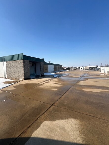 1226 S Holly Ave, Yukon, OK à vendre - Photo du bâtiment - Image 2 de 19