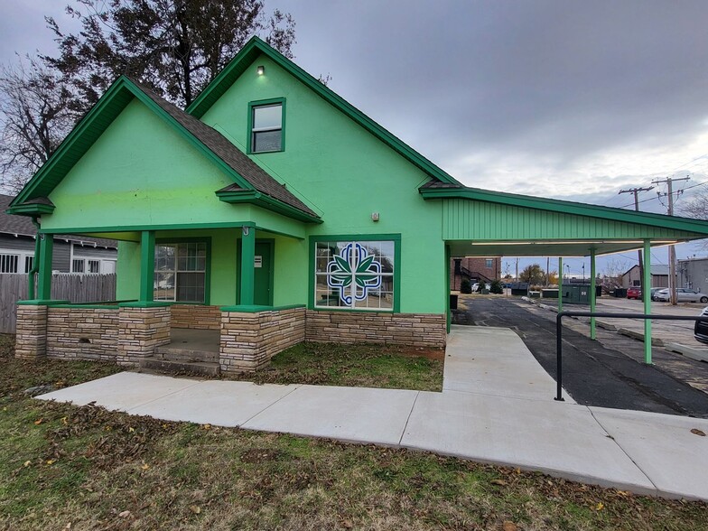 16 E 4th St, Edmond, OK for lease - Building Photo - Image 1 of 12