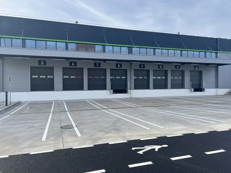 Garonor, Aulnay-sous-Bois for lease - Building Photo - Image 2 of 14