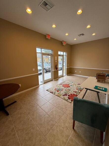 5282-5286 Applegate Dr, Spring Hill, FL for sale - Lobby - Image 3 of 14