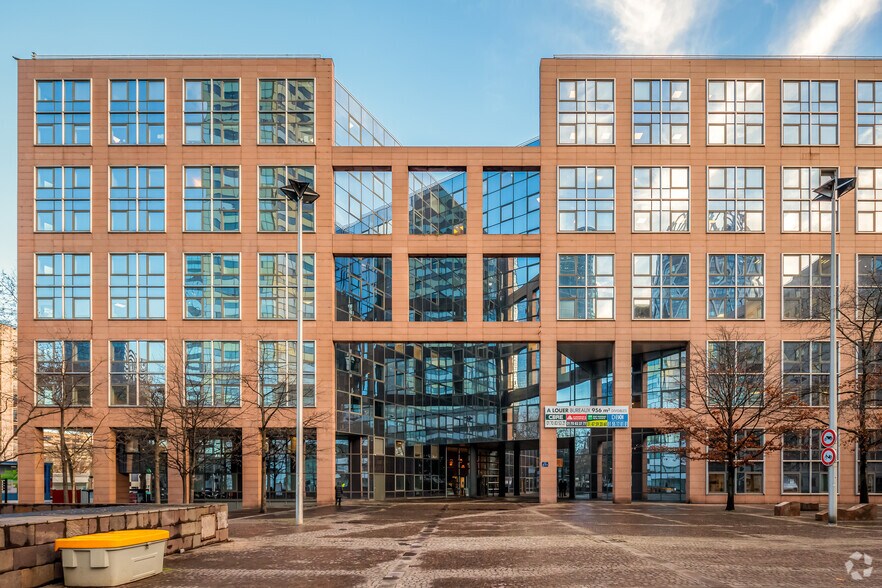 2 Place Des Vosges, Courbevoie à louer - Photo principale - Image 1 de 17