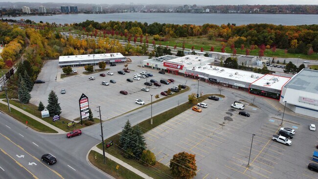 Plus de détails pour 279 Yonge St, Barrie, ON - Commerce de détail à louer