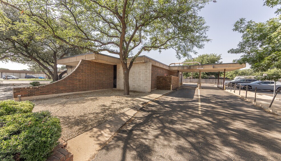 2599 74th St, Lubbock, TX for sale - Building Photo - Image 2 of 30