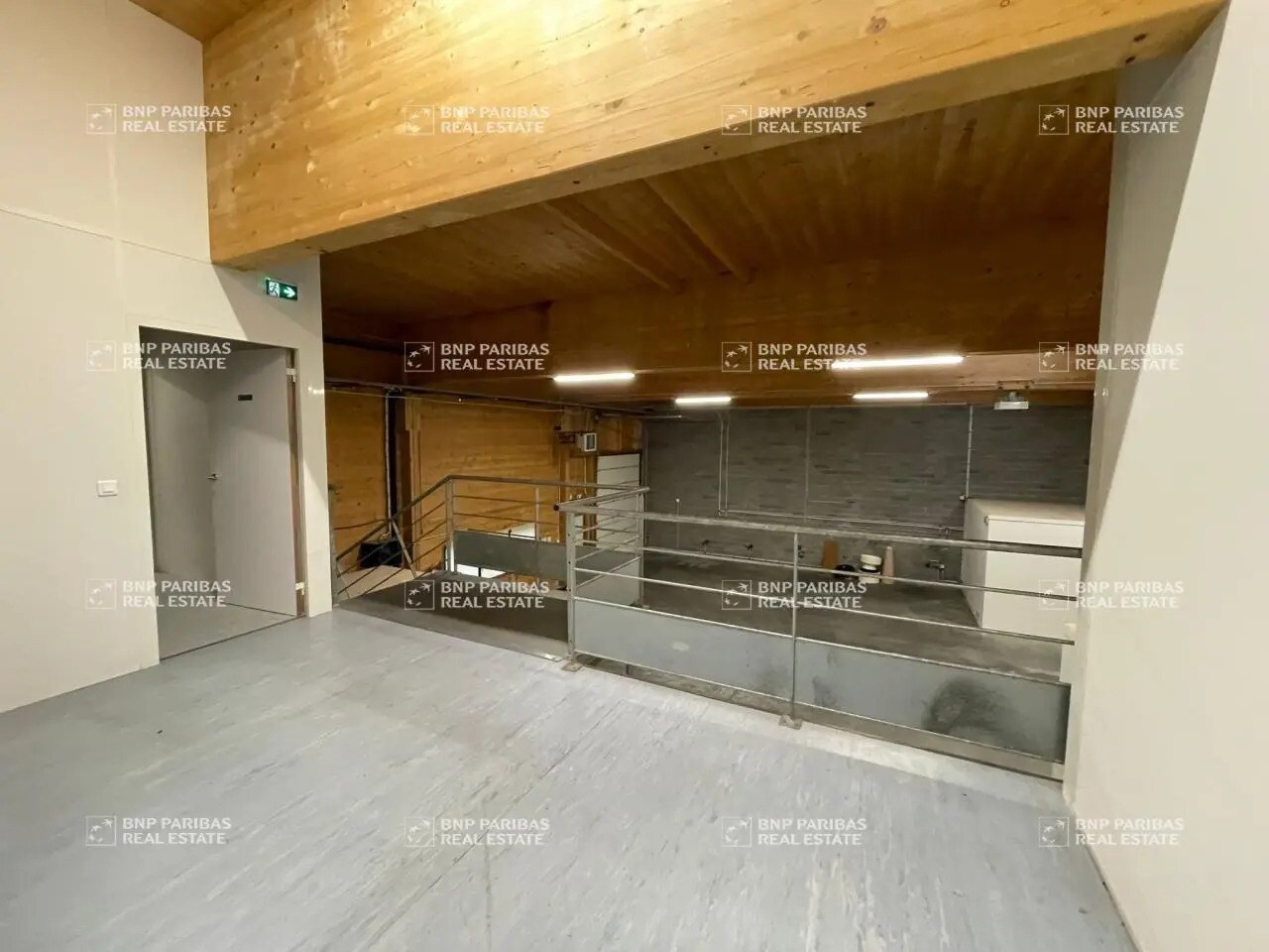 Office in Wattrelos for lease Interior Photo- Image 1 of 17
