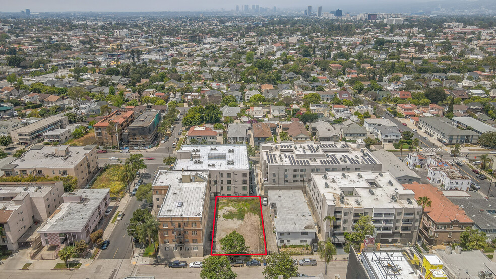 933 S Gramercy Pl, Los Angeles, CA à vendre - Photo du bâtiment - Image 3 de 12