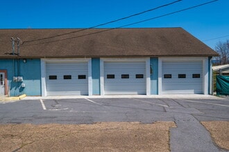1090 Virginia Ave, Harrisonburg, VA for sale Interior Photo- Image 2 of 19