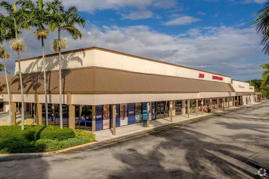 2019-2097 N University Dr, Sunrise, FL à louer - Photo du bâtiment - Image 2 de 13