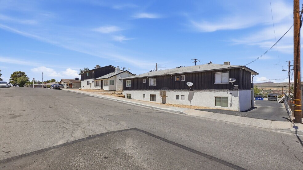 511-517 E Fredricks St, Barstow, CA à vendre - Photo du bâtiment - Image 3 de 31