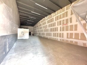 3101-3215 Aviation Blvd, Vero Beach, FL for lease Interior Photo- Image 2 of 4