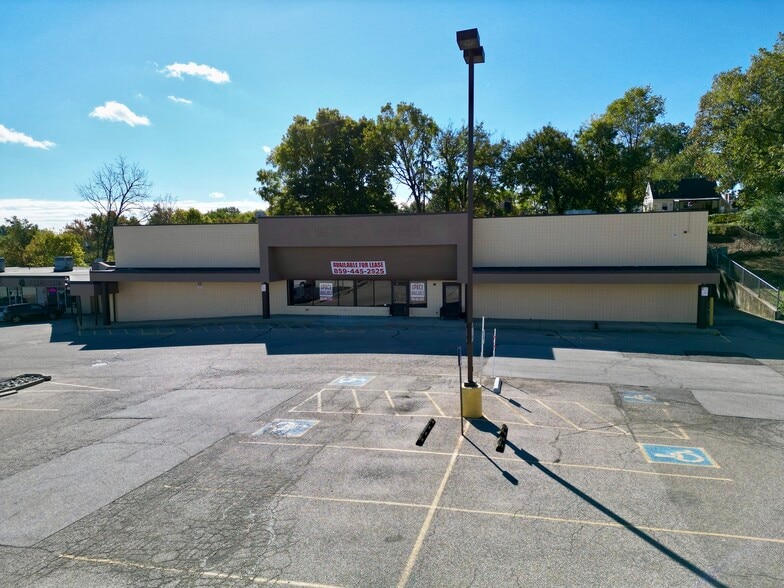 5521 Bridgetown Rd, Cincinnati, OH à louer - Photo du bâtiment - Image 2 de 25